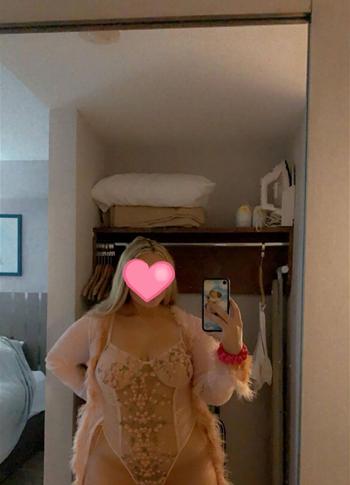 Layla snow, 20 Caucasian/White female escort, London ON