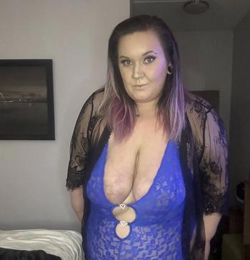 NICKI SINNS, 32 Caucasian/White female escort, London ON