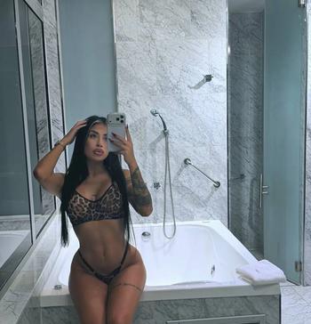 camelia, 25 Latino/Hispanic female escort, London ON